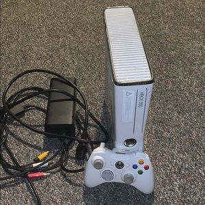 Xbox 360 with all chords , controller and 4 games